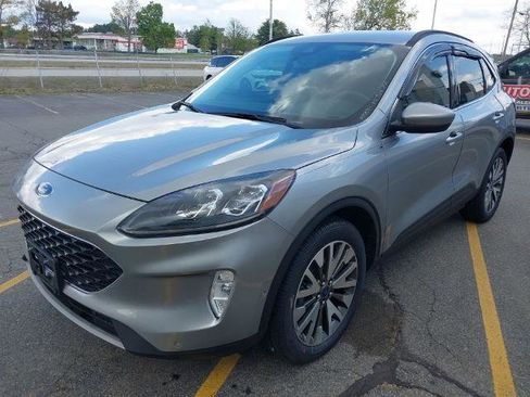 Certified 2021 Ford Escape Titanium AWD/4WD image 4