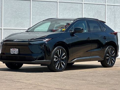 Used 2026 Toyota bZ AWD/4WD image 8