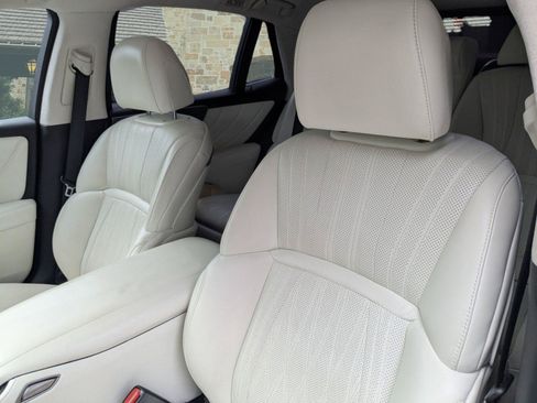 Certified 2022 Lexus LS 500h AWD w/ Luxury Package image 7