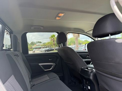 Used 2024 Nissan Titan SV w/ SV Convenience Package AWD/4WD image 16