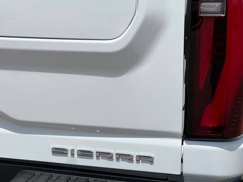 Used 2025 GMC Sierra 2500 Denali Ultimate AWD/4WD image 23