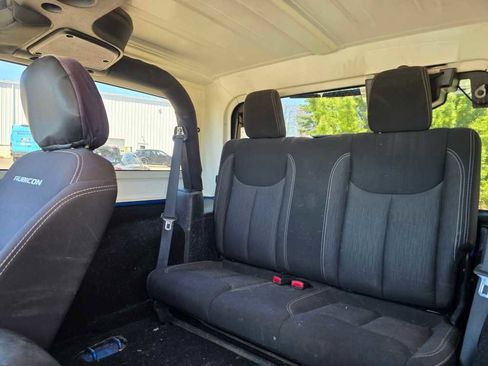 Used 2015 Jeep Wrangler Rubicon AWD/4WD image 13