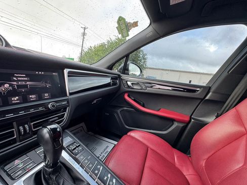 Used 2019 Porsche Macan AWD/4WD image 25