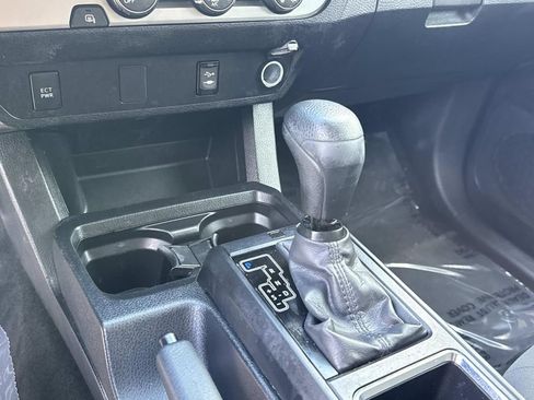 Used 2019 Toyota Tacoma SR w/ SR Convenience Package RWD image 27