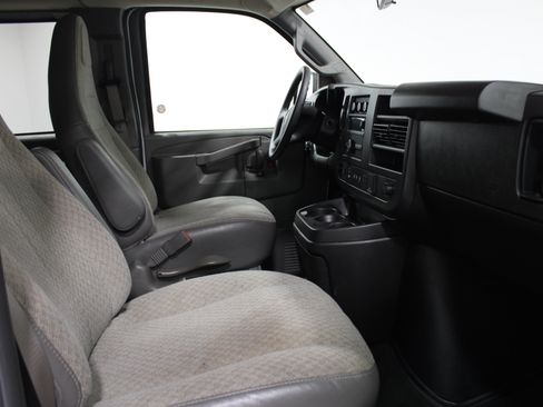 Used 2025 GMC Savana 3500 LT w/ LT Preferred Equipment Group RWD image 20
