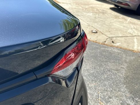Used 2021 Toyota Corolla LE FWD image 22