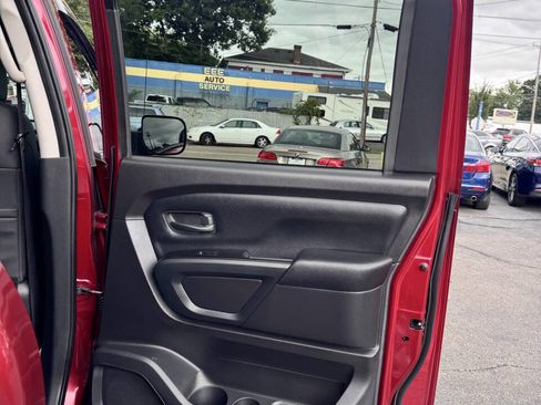 Used 2019 Nissan Titan S w/ S Utility Package image 18