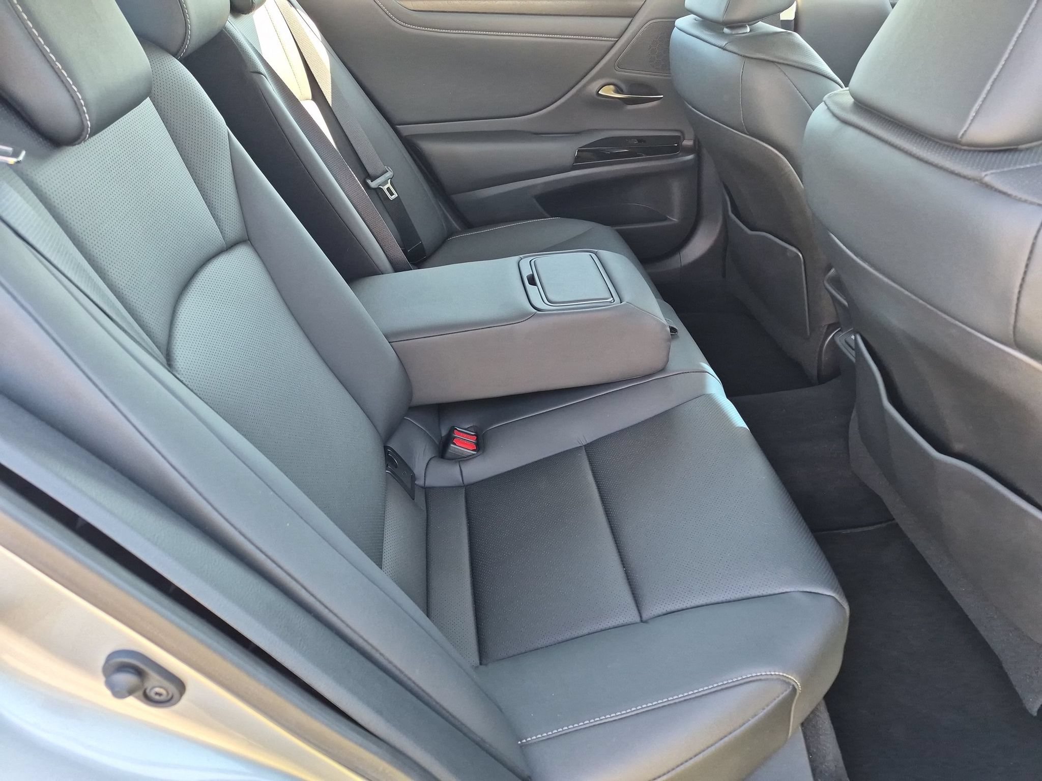 Used 2025 Lexus ES 350 w/ Premium Package FWD image 18