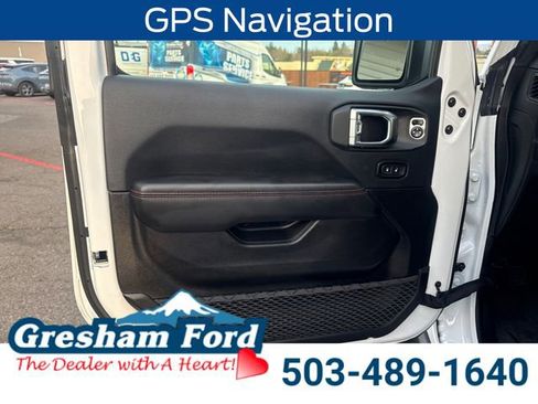 Used 2025 Jeep Wrangler Rubicon image 12