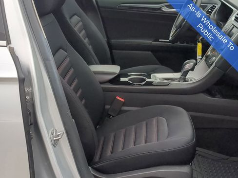 Used 2014 Ford Fusion SE w/ Equipment Group 201A image 24