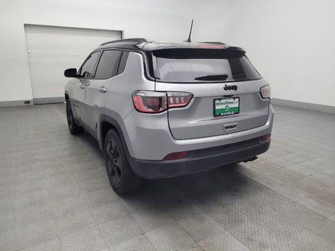 Used 2019 Jeep Compass Latitude FWD image 5