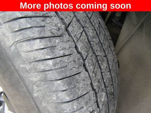 Used 2025 GMC Yukon XL Elevation AWD/4WD image 10