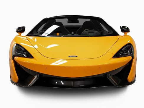 Used 2018 McLaren 570S Spider image 3