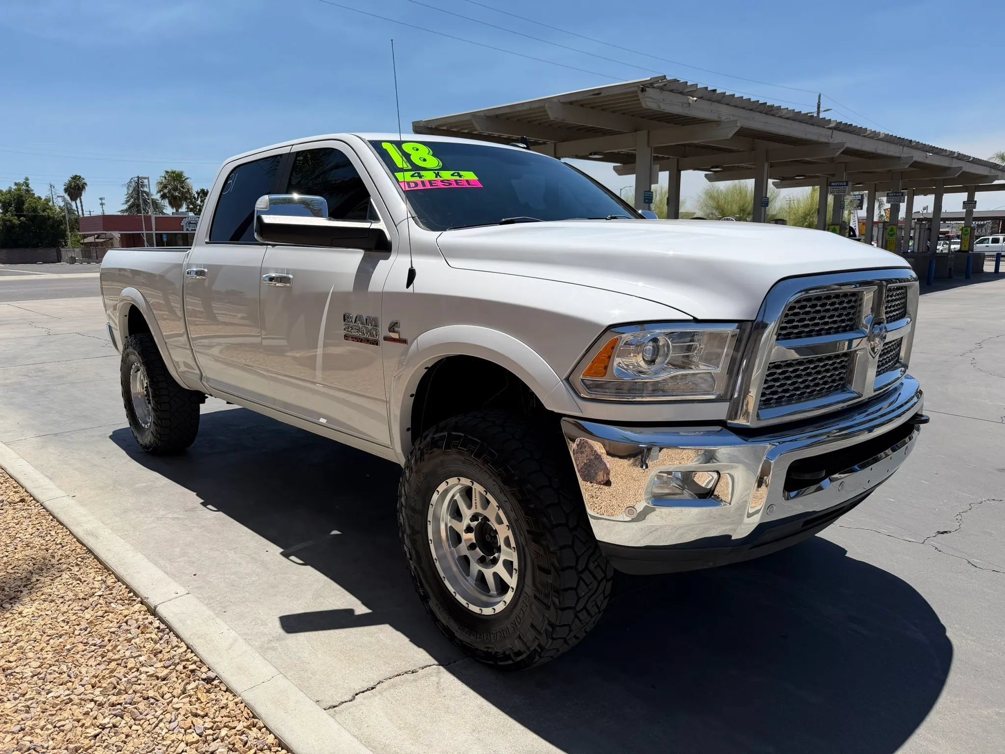 Used 2017 RAM 2500 Laramie AWD/4WD image 3