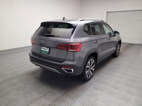 Used 2023 Volkswagen Taos SE FWD image 9
