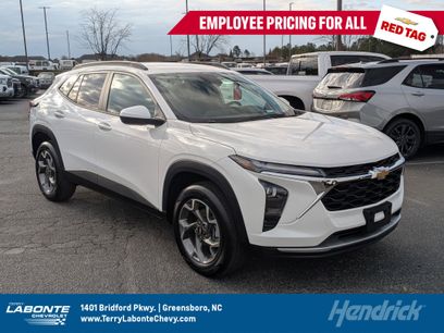 Used 2025 Chevrolet Trax LT w/ LT Convenience Package