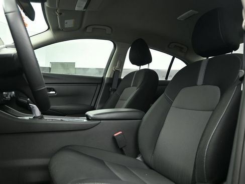 Used 2025 Nissan Sentra SV w/ All-Weather Package FWD image 15