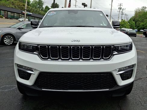 Certified 2025 Jeep Grand Cherokee Limited w/ Luxury Tech Group II AWD/4WD image 2