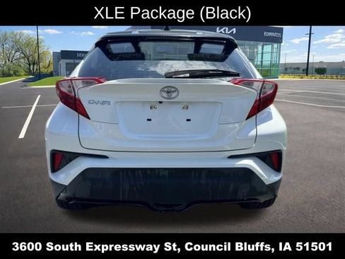 Used 2019 Toyota C-HR XLE FWD image 8