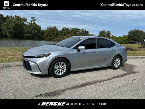 Certified 2025 Toyota Camry LE image 1