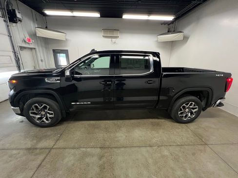 New 2026 GMC Sierra 1500 SLE w/ Preferred Package image 13