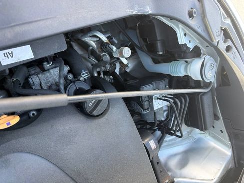 Used 2018 Toyota Highlander Limited AWD/4WD image 25