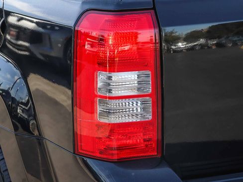 Used 2017 Jeep Patriot Sport w/ Power Value Group FWD image 9