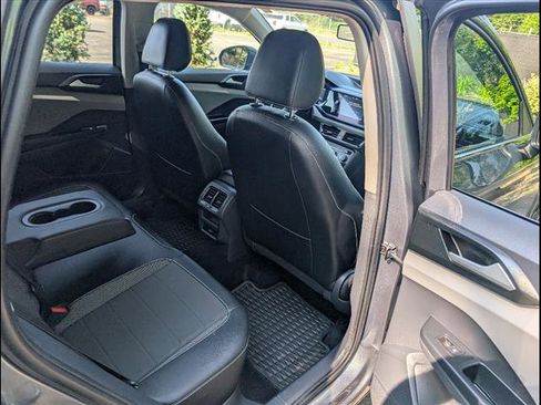 Certified 2022 Volkswagen Taos SE image 14