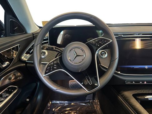 Used 2025 Mercedes-Benz E 350 4MATIC Sedan image 12