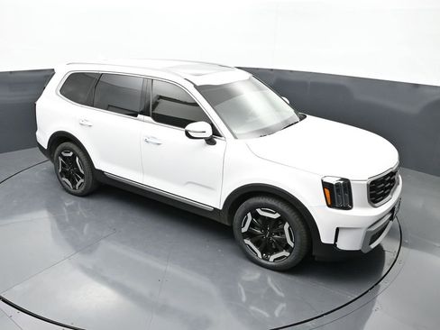 Used 2025 Kia Telluride S AWD/4WD image 39