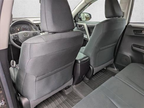 Used 2018 Toyota RAV4 LE image 23