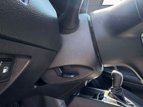 Used 2019 Nissan Rogue S AWD/4WD image 25