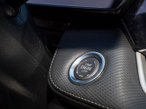 Used 2025 Chevrolet Equinox LT w/ Safety and Technology Package image 31