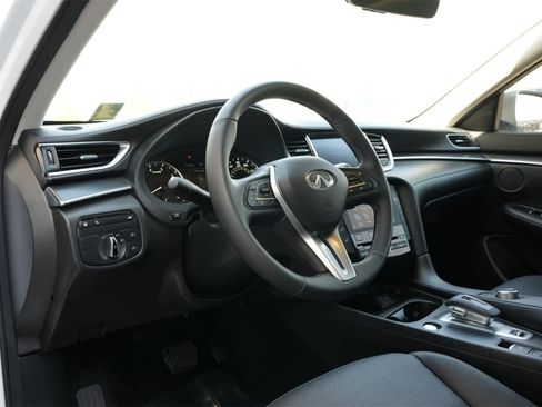 Certified 2025 INFINITI QX50 Luxe image 16