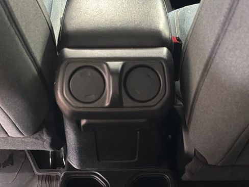 Used 2024 Jeep Gladiator Sport AWD/4WD image 17