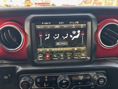 Used 2022 Jeep Gladiator Rubicon w/ Cold Weather Group image 21