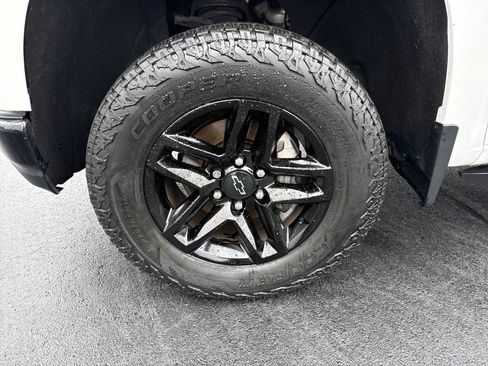 Used 2021 Chevrolet Silverado 1500 Custom Trail Boss image 9