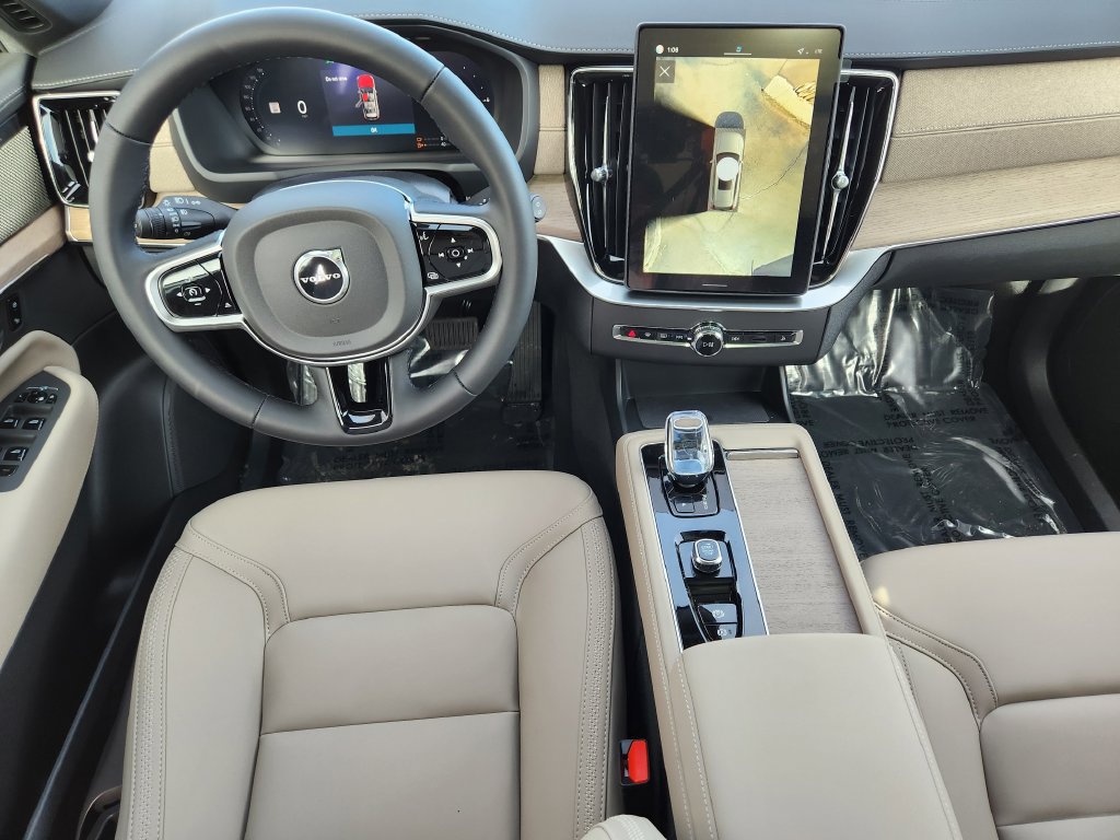 New 2026 Volvo XC90 T8 Plus w/ Protection Package Premier AWD/4WD image 15