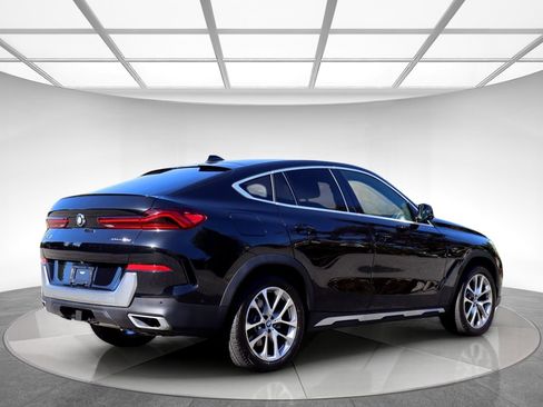 Used 2021 BMW X6 xDrive40i w/ Premium Package image 8