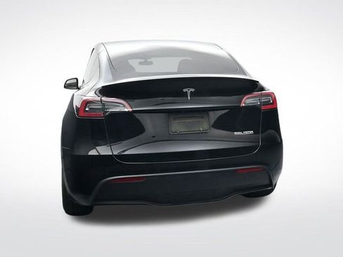 Used 2022 Tesla Model Y Performance image 5