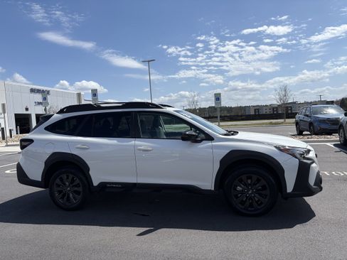 Used 2025 Subaru Outback Onyx Edition image 7