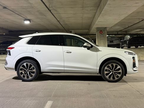 Certified 2026 Audi Q3 quattro 2.0T AWD/4WD image 8