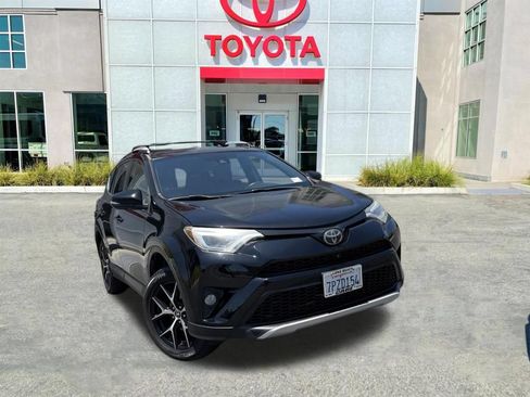 Used 2016 Toyota RAV4 SE w/ Advanced Technology Package FWD image 2