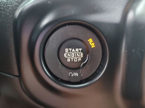 Certified 2020 Jeep Wrangler Sport image 21