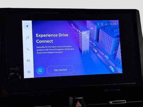 Used 2024 Toyota Corolla Cross XLE image 9