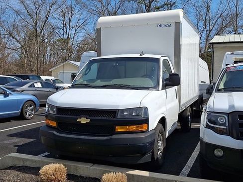 Used 2021 Chevrolet Express 3500 w/ Power Convenience Package RWD image 3