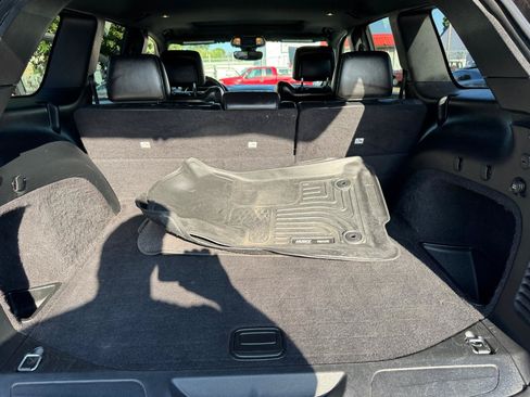 Used 2017 Jeep Grand Cherokee Altitude AWD/4WD image 16