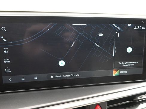 Certified 2025 Kia Sorento S w/ Panoramic Sunroof Package FWD image 17