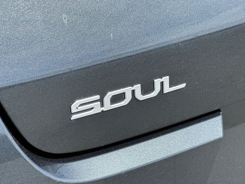 Used 2025 Kia Soul LX w/ LX Technology Package FWD image 26