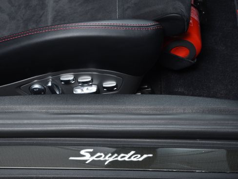 Used 2016 Porsche Boxster Spyder RWD image 21